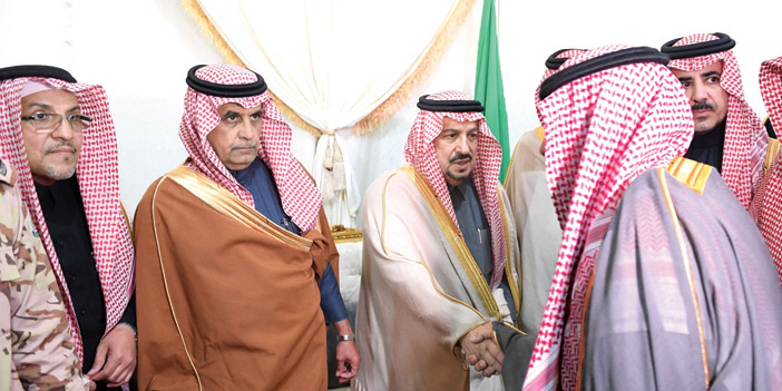 أمير منطقة الرياض يقف على احتياجات محافظة عفيف 