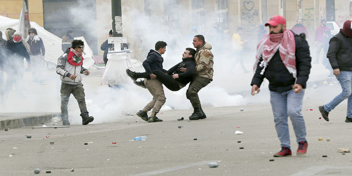  مواجهات بين المتظاهرين وقوات الأمن بالقرب من البرلمان اللبناني