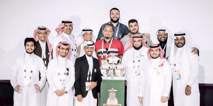 مسرح جامعة الملك سعود يكتسح جوائز مهرجان المسرح الجامعي الخليجي 