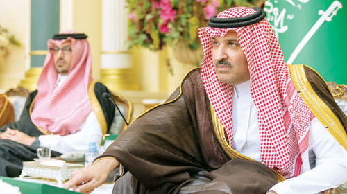  الأمير فيصل بن سلمان خلال تدشينه الملتقى