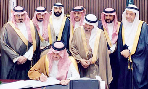  الأمير سعود بن نايف بن عبدالعزيز خلال الافتتاح
