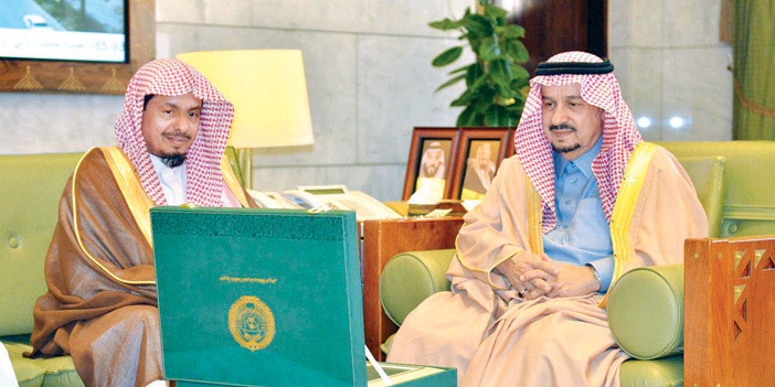  أمير منطقة الرياض يستقبل مدير مكافحة المخدرات