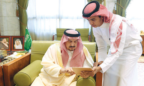  أمير منطقة الرياض يدشن الموقع الرسمي للمؤتمر الثالث لرعاية الأيتام