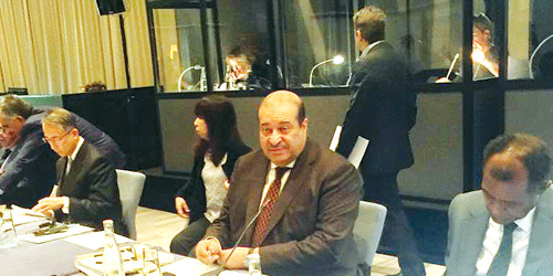  نواف بن محمد في اجتماع سابق لاتحاد ألعاب القوى الدولي