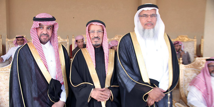  رئيس البلدية مع الشيخ عبدالرحمن الجريسي والدكتور خالد الجريسي