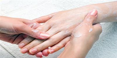 وصفات منزلية لعلاج جفاف اليدين 