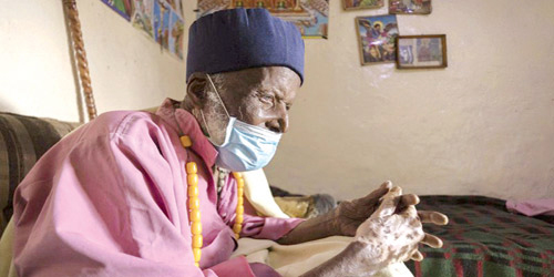 إثيوبي يبلغ من العمر 114 عاما ينجو من كورونا 