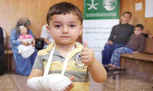  أطفال سوريون يتلقون العلاج