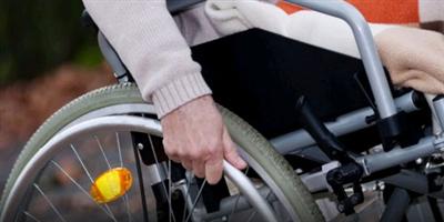 إلزام المحال والمراكز التجارية بتركيب منزلق لذوي الإعاقة 