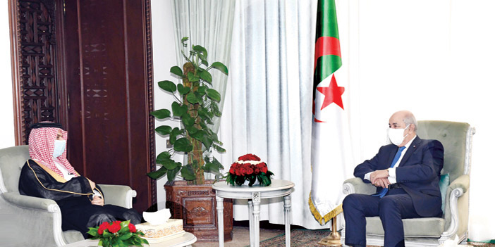  الرئيس الجزائري خلال لقائه سمو وزير الخارجية