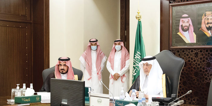  الأمير خالد الفيصل مترئساً الاجتماع
