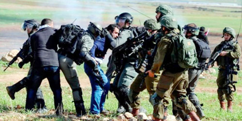 الاحتلال الإسرائيلي يعتقل 413 فلسطينياً بينهم 49 طفلاً نوفمبر الماضي 