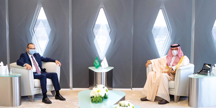  الأمير سلطان بن سلمان مستقبلاً السفير التونسي