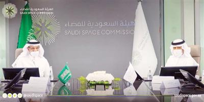 الأمير سلطان بن سلمان استعرض مع الفالح استراتيجيتي الفضاء والاستثمار 