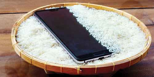 خبير: الرز ينقذ هاتفك الغريق 