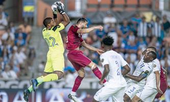 قطر إلى ربع النهائي لملاقاة السلفادور 