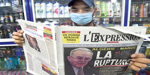  قطع العلاقات بين المغرب والجزائر يتصدر عناوين الصحف