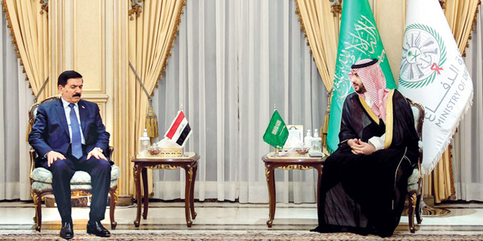 الأمير خالد بن سلمان بحث مع وزير الدفاع العراقي تطوير التعاون الدفاعي 