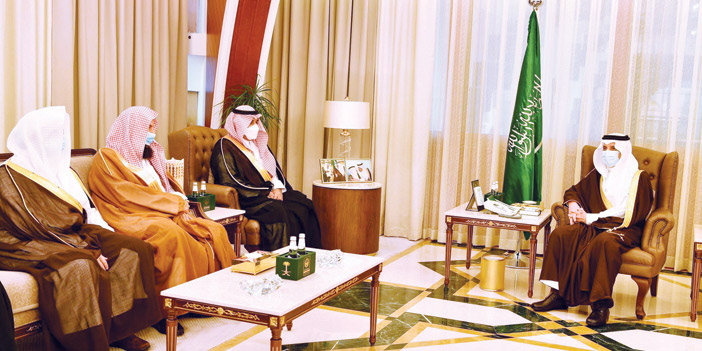  الأمير سعود بن نايف يستقبل الأستاذ الخيال