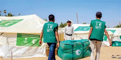مركز الملك سلمان للإغاثة يوزع مساعدات إيوائية طارئة للأسر النازحة بمحافظة مأرب 