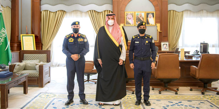 أمير منطقة المدينة المنورة يجتمع مع قائد القوة الخاصة للأمن والحماية بالعلا 