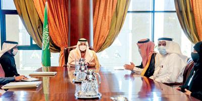 أمير منطقة تبوك يستقبل الأمين العام لمؤسسة الملك عبدالعزيز ورجاله للموهبة والإبداع 