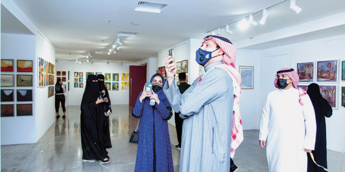  عبدالله الرشيد في افتتاح المعرض