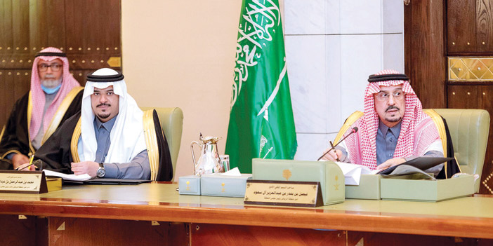  الأمير فيصل بن بندر مترئسا جلسة مجلس منطقة الرياض