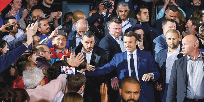 الداخلية الفرنسية تؤكد نتائج الانتخابات.. ماكرون ولوبان يتصدران 