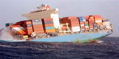غرق سفينة محملة بالوقود قبالة السواحل التونسية 