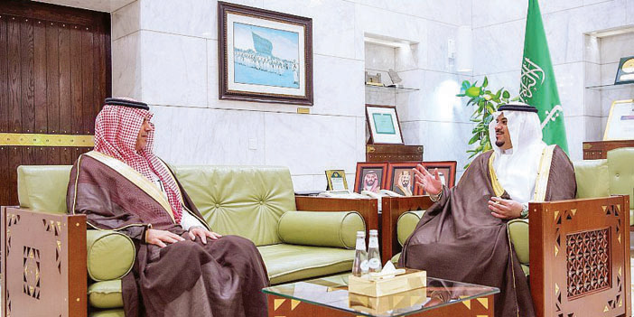  الأمير محمد بن عبدالرحمن مستقبلا رئيس النيابة العامة بمنطقة الرياض