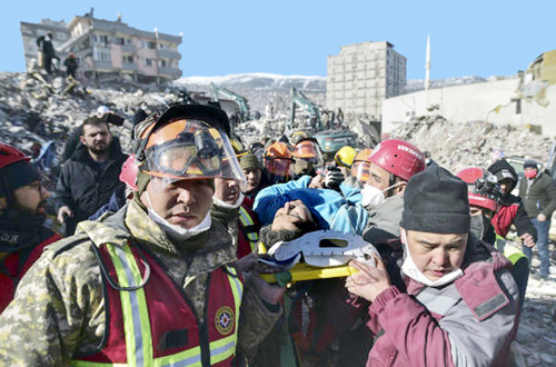 تركيا تخصص 5 مليارات دولار لجهود الإغاثة للمتضررين من الزلزال 