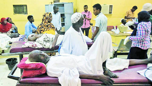وزير الصحة السوداني يعلن خروج 100 مستشفى عن الخدمة 