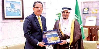نائب أمير منطقة الرياض يستقبل السفير التايلندي 