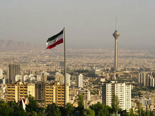 إيران تعلن تحييد 30 قنبلة في طهران 