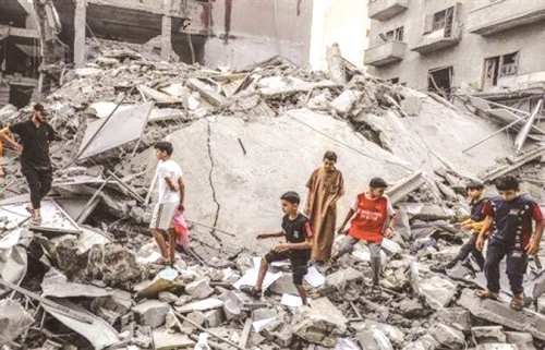 غزة.. تحت القصف والحصار لليوم السابع عشر 