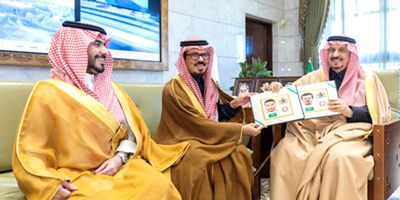 الأمير فيصل بن بندر يستقبل طبيبين سعوديين حاصلين على جائزتين عالميتين 