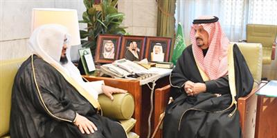 الأمير فيصل بن بندر يستقبل رئيس المحكمة الجزائية في الرياض 