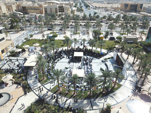 بتوجيه من ابن عياف.. إطلاق اسم «ساحة الرياض» على الساحة المركزية الكبرى بجامعة الأمير سلطان 