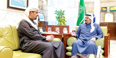 الأمير محمد بن عبدالرحمن يستقبل أمين منطقة الرياض 