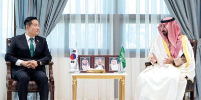 الأمير عبدالله بن بندر بحث مع وزير الدفاع الكوري تعزيز التعاون العسكري والدفاعي 