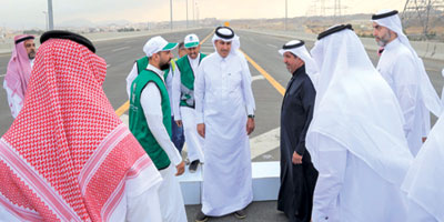 وزير النقل يقف على طريق جدة - مكة المباشر 