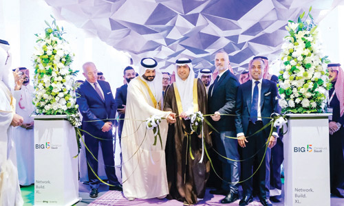 وزير الشؤون البلدية والقروية والإسكان افتتح معرض  Big 5 Construct Saudi في الرياض 