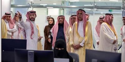 الرئيس التنفيذي للهيئة الملكية لمدينة الرياض يطلع على مركز عمليات الرياض الذكية في «سدايا» 