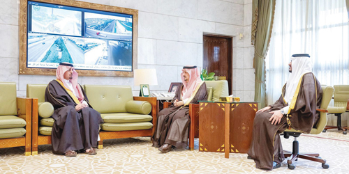  أمير منطقة الرياض يستقبل محافظ الدرعية