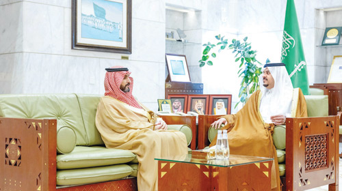 الأمير محمد بن عبدالرحمن يستقبل رئيس فرع النيابة العامة بمنطقة الرياض 