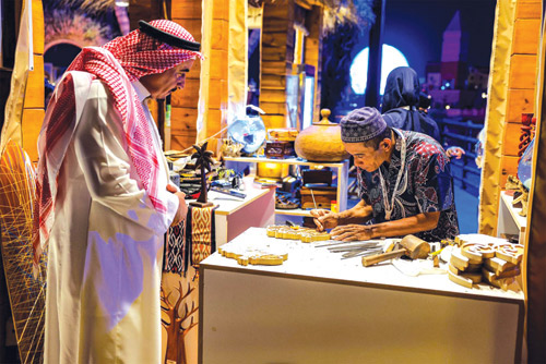 L'Arte di Trasformare il Legno in Messaggi d'Amore: La Storia di Jomali Tsmine