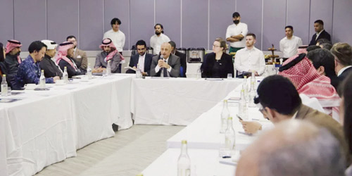 الحكومة اليمنية تدين اقتحام مليشيا الحوثي الإرهابية للمكاتب الأممية وتقويض العمل الإنساني الحكومة اليمنية تدين اقتحام مليشيا الحوثي الإرهابية للمكاتب الأممية وتقويض العمل الإنساني