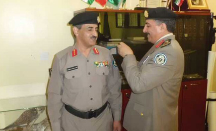 اللواء القحطاني يقلد العميد الطويان رتبته الجديدة
