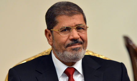 القضاء المصري يؤجل عزله لجلسة 7 مايو 